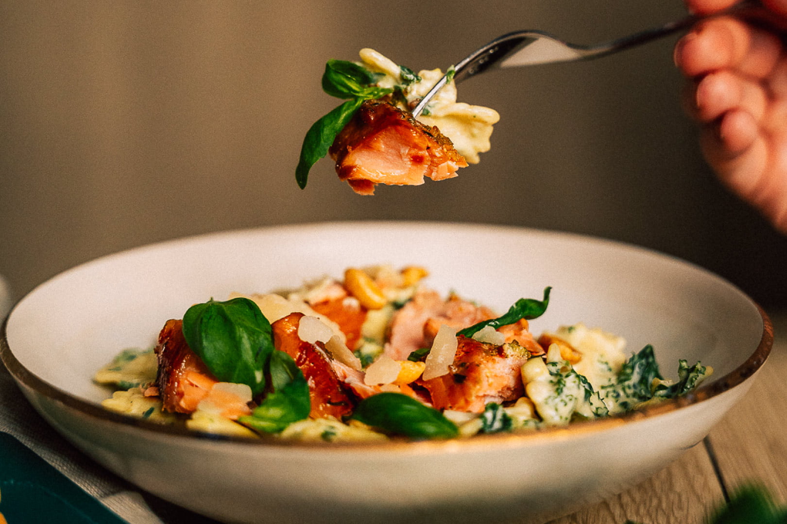 Kalavapriikki, kotimainen kirjolohesta tehty pasta-annos